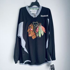 NEW NHL Chicago Blackhawk’s Practice/Warmup Jersey Size L Reebok Black NWT